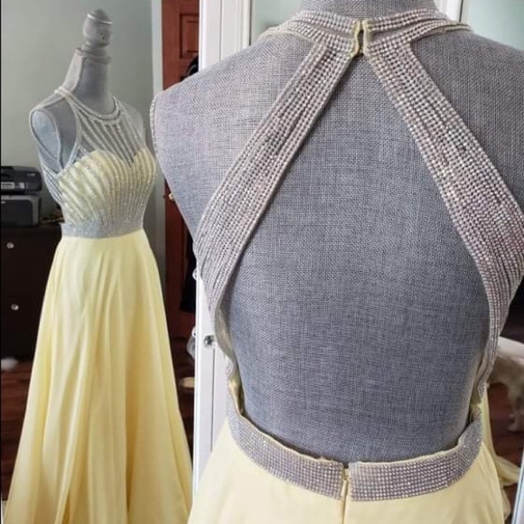 💥2 Day Sale💥 NWT Buttercup Open Back Stunning Gala Gown TTNY - Picture 4 of 6